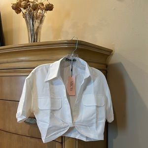 Micas white crop pull over top with pockets and cuff sleeves size S